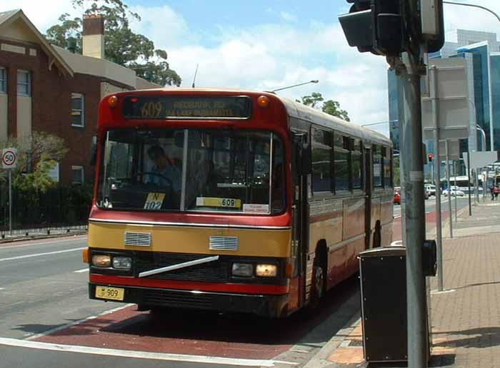 Westbus Volvo B10M Custom 909